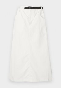 Λευκή μακριά φούστα με ελαστική μέση και μαύρη ρυθμιζόμενη ζώνη, με πλαϊνές τσέπες και ίσια γραμμή.