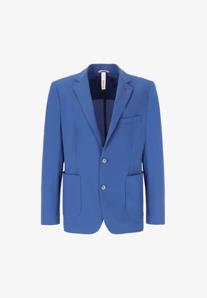 Blazer blu da uomo con rever a incavo, due bottoni frontali, taschino a filetto sul petto e due tasche applicate inferiori, mostrato su sfondo bianco.