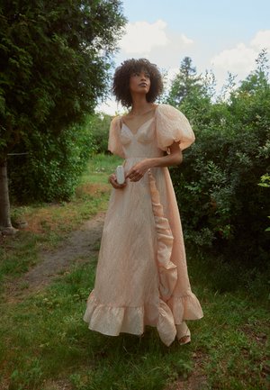 BRIDAL AMILY RUFFLE MAXI DRESS - Iltapuku - nude