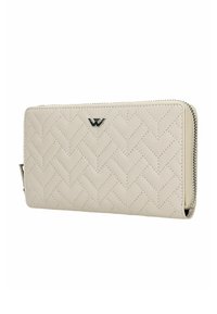 Světle béžová peněženka z prošívané kůže s Chevron vzorem, stříbrný zip a malá znaková emblems na přední straně.