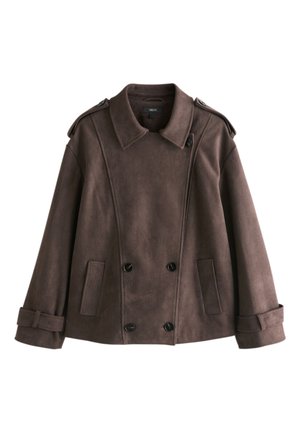 Hnědá semišová dvouřadá bunda se širokým límcem, zapínáním na ramenních náramenících s knoflíky, pásky na manžetách a dvěma předními kapsami.