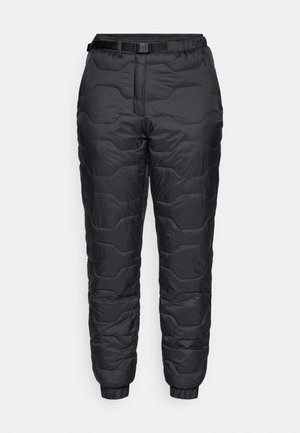 Pantaloni neri imbottiti con vita elastica e cintura regolabile, caratterizzati da un design trapuntato e orli a sigaretta alle caviglie.