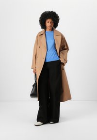 Calvin Klein CLASSIC LONG - Kišni ogrtač - tigers eye