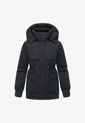 Črna izolirana jakna z visokim ovratnikom, velikim kapuco, dvema sprednjima žepoma in vrvico za prilagajanje v pasu in na dnu. Vodoodporen material.