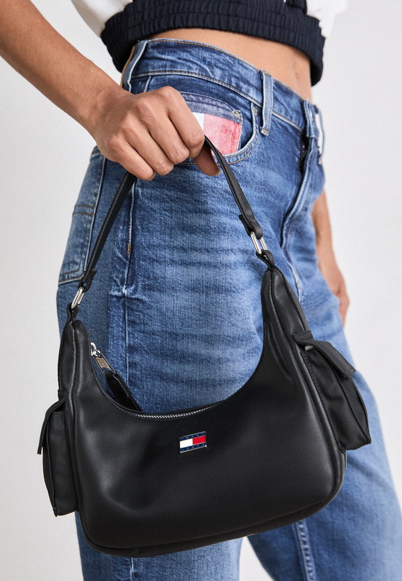 Tommy Jeans ARCHIVE SHOULDER BAG - Handbag - black - Zalando.co.uk