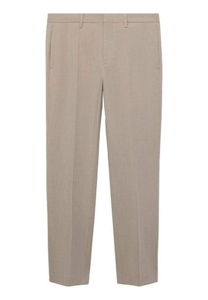 Pantalones de vestir beige, tejido ligero, corte recto, con bolsillos laterales y una textura suave. Pliegue frontal para un aspecto más ajustado.