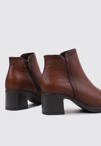 Sandra Fontán TELDE - Boots à talons - camel