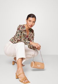 JDY JDYAMBER - Blusa - ecru