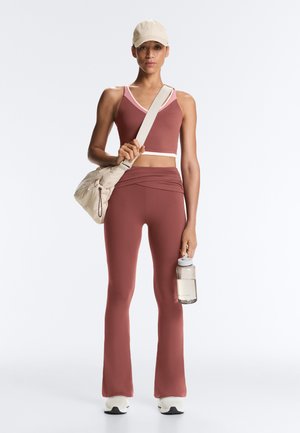 OYSHO COMFORTLUX 34178332 - Hlače - brown