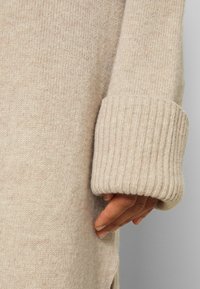ARKET Robe pull - taupe