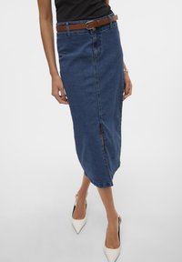 Vero Moda VMPEYTON SLIDS SKIRT - Uska suknja - dark blue denim