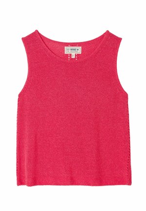 Top roz fără mâneci, cu guler rotund, tricotat, cu o mică etichetă de marcă la decolteu pe care scrie "FatFace, Fabricat în Cambodgia."