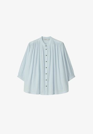 Hellblaue, locker sitzende Bluse mit langen Ärmeln, gerafften Stoffdetails an Schultern und Manschetten sowie durchgehender Frontknopfleiste.