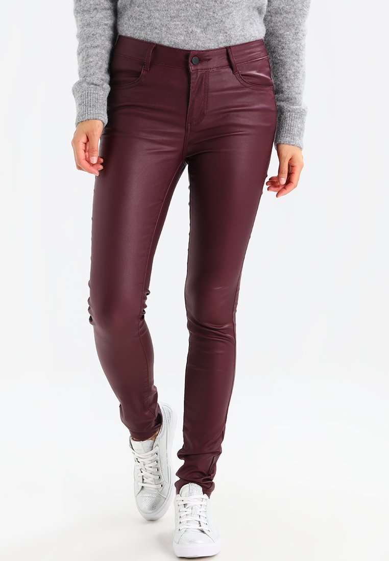 Vila VICOMMIT COATED NEW PANT - Jeans Skinny Fit - bordeaux/donkerpaars -  Zalando.nl