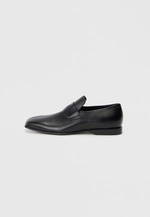 Loafers - black