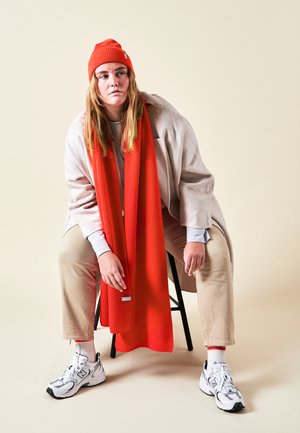 Scarf - red