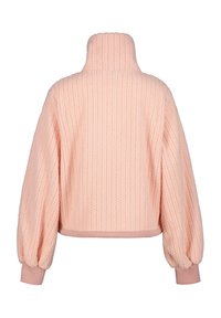 Pullover rosa strutturato con colletto alto, motivo a coste e maniche a palloncino. Presenta un orlo corto e polsini a contrasto.