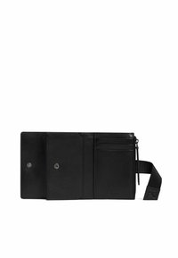 Portafoglio in pelle nera con scomparto con zip, più slot per carte e una tracolla texture. Presenta chiusure a scatto per un fissaggio sicuro.