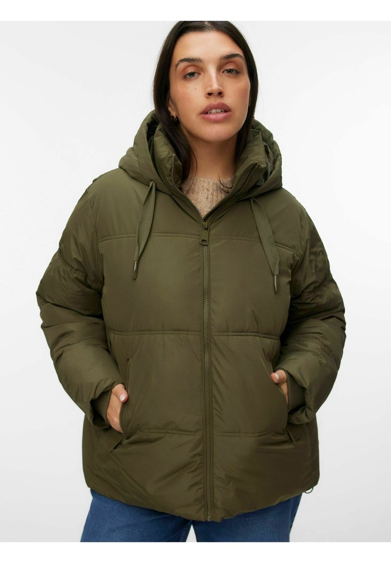 Olivgrüne Daunenjacke mit Kapuze, Frontreißverschluss und elastischen Bündchen. Verfügt über Seitentaschen und gesteppten Bereichen für mehr Textur.