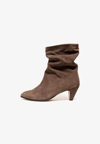 Unselected, dark taupe