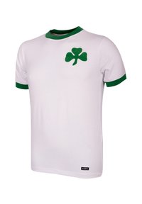 Witte katoenen t-shirt met groene ribgebreide kraag en mouwen. Voorzien van een groen klavertje vier ontwerp op de borst. Zwarte merketiket aan de zoom.