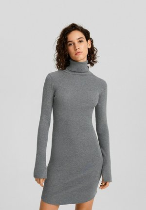 Bershka HIGH NECK WITH LONG SLEEVES - Etuikleid - grey