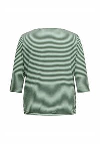 Langærmet skjorte med grønne og hvide horisontale striber og rund halsudskæring, vist bagfra.