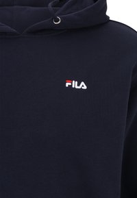 Fila BENGEL LANGARM LOGO EINFARBIG - Felpa con cappuccio - black iris