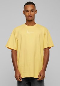 SIGNATURE ESSENTIAL TEE - T-paita - yellow