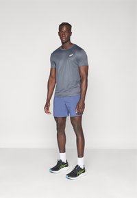 ASICS CORE TOP - Sports T-shirts - carrier grey