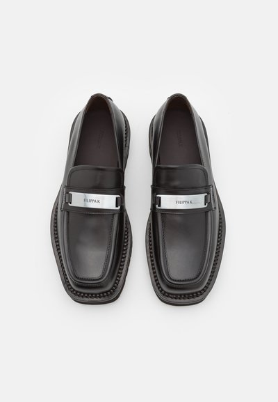 Filippa K SQUARE TOE LOAFERS - Įmautiniai batai - black