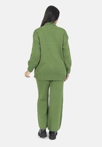Elara SET - Maglione - grün