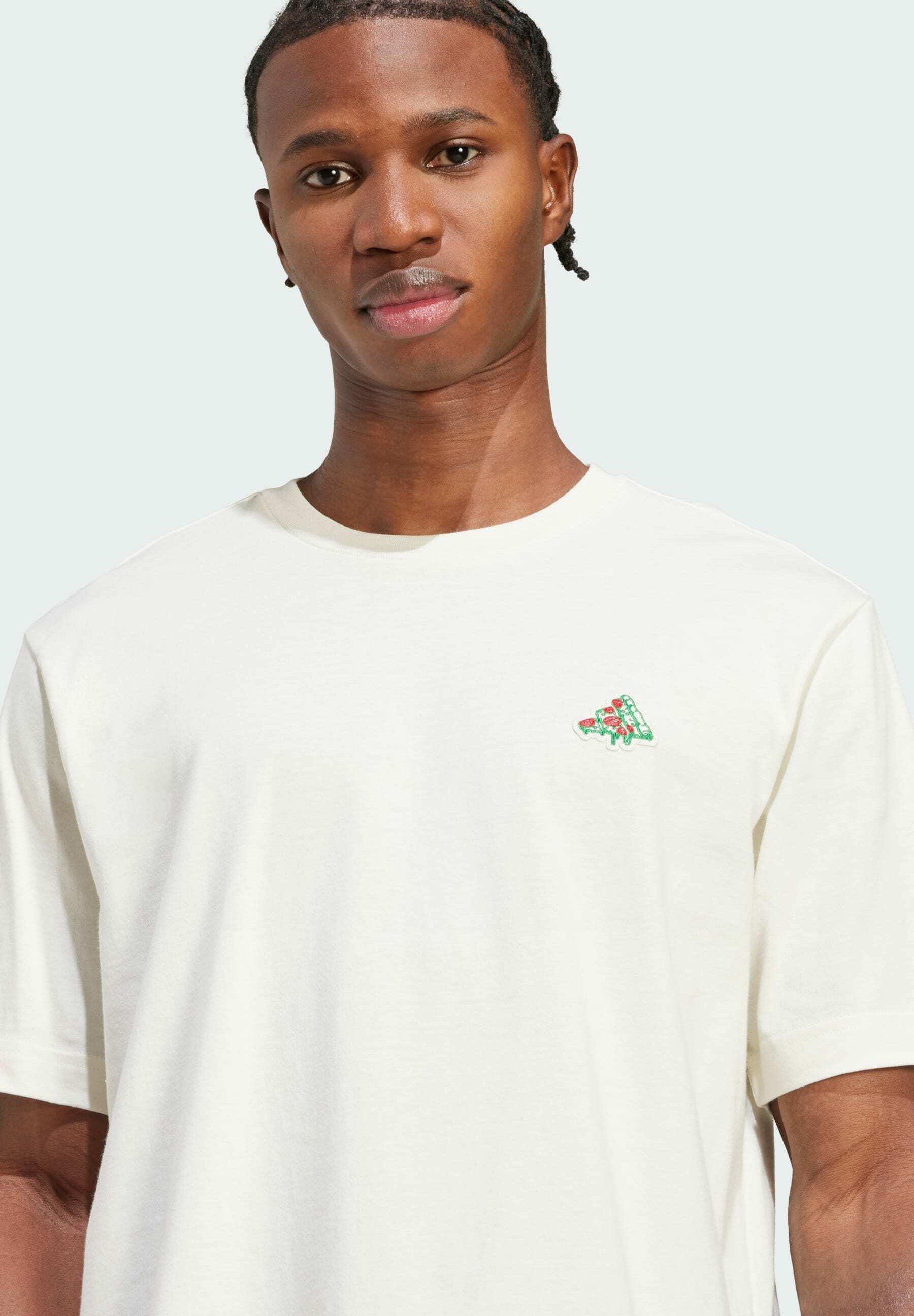 adidas Sportswear MINI PIZZA GRAPHIC - T-shirt basique - off white