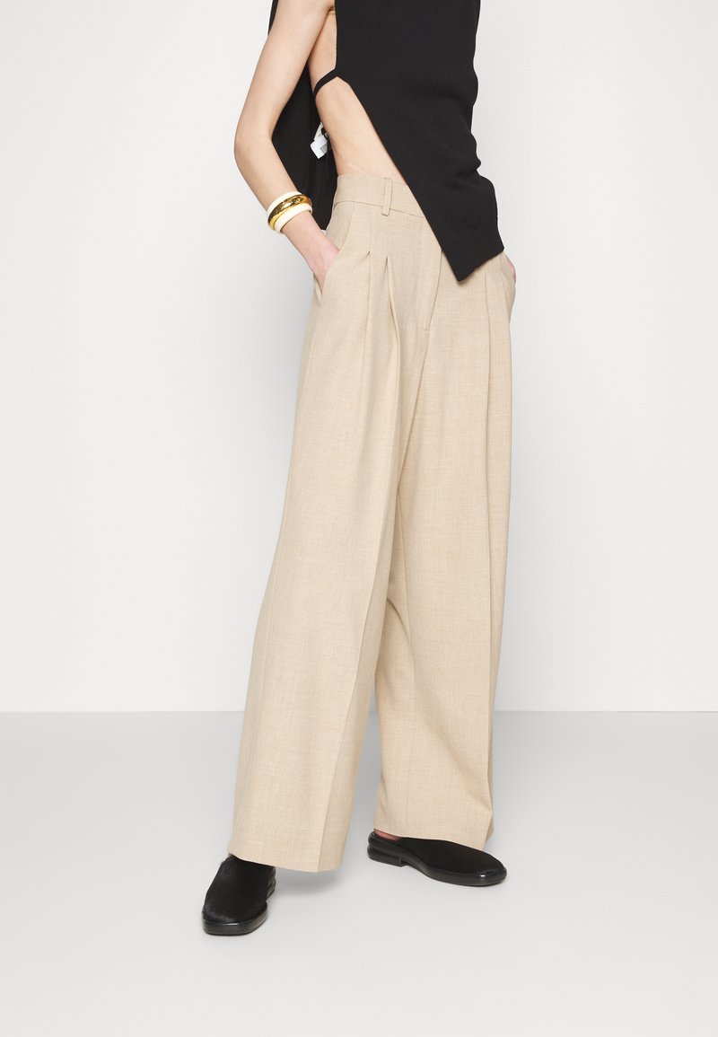 By Malene Birger - ESSENTIALS  CYMBARIA - Broek - cinnamon brown, Vergroten