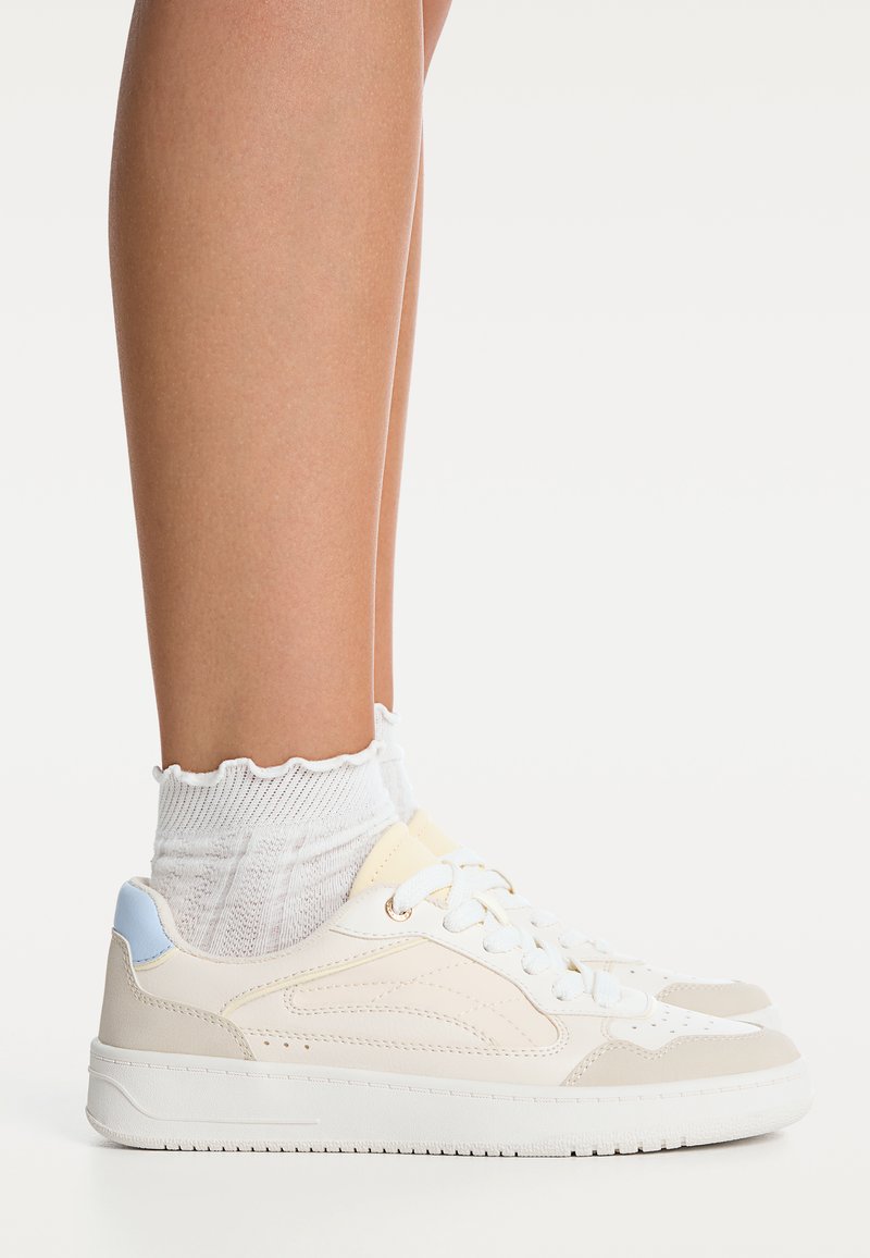 Stradivarius - CASUAL  - Baskets basses - white, Agrandir