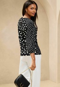 Lipsy REGULAR FIT  - Langarmshirt - black