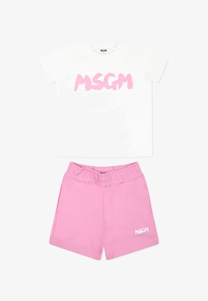 Witte katoenen T-shirt met roze "MSGM" opdruk. Gecombineerd met roze katoenen shorts met een elastische tailleband en zijkanten zakken.