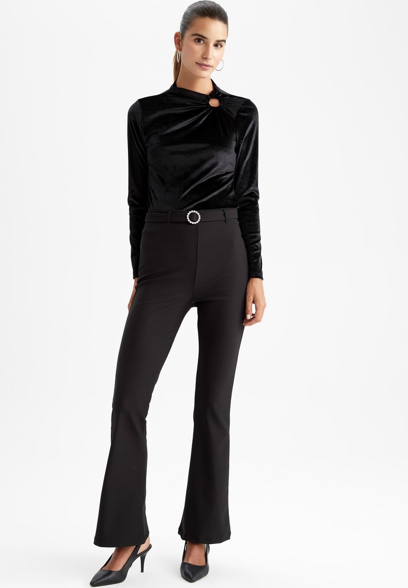 DeFacto Longsleeve zwart DeFacto Longsleeve zwart