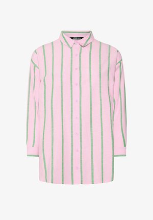 Camisa de manga larga con botones, de base rosa y rayas verticales verdes, con cuello clásico y puños abotonados.