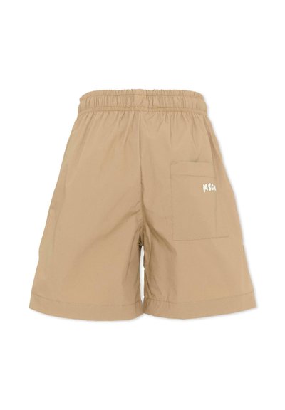 Shorts beiges à taille élastique avec une poche arrière unique sur le côté droit, ornée d'un petit logo blanc.