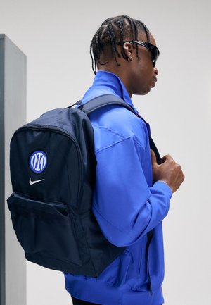 INTER MILAN HERITAGE BACKPACK UNISEX - Klupska odjeća - obsidian/white