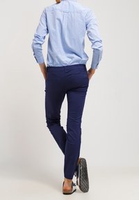 Zalando Essentials Chino - dark blue