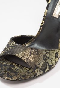 Dorothy Perkins Sandały na obcasie