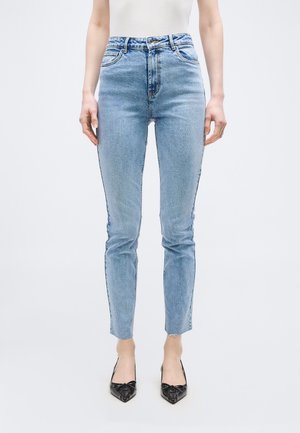 VMBRENDA - Vaqueros mom - light blue denim