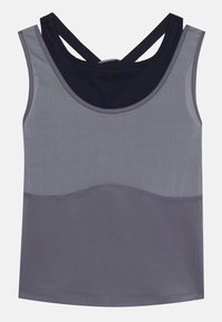 Grå atletisk tank topp med rund hals, racerback-design og teksturert stoff med glatte detaljer. Diagonal sømdetalj nær kanten.