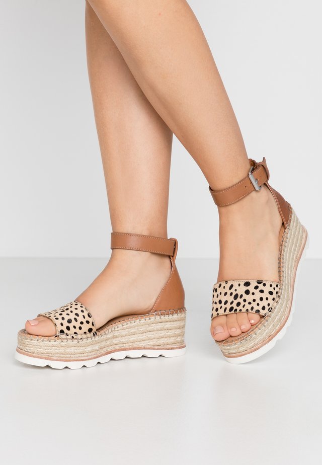 LARITA - Espadrilles - brown