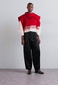 By Malene Birger TURTLA - Scarf - dark chilli