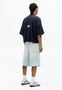 Thumbnail Image 5