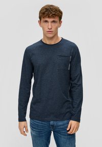 s.Oliver MIT AUFGESETZTER BRUSTTASCHE - Langarmshirt - navy