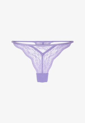 Lavender kantstring met bloemenpatronen, dunne tailleband en een stevige stofgrot in het midden onderaan.